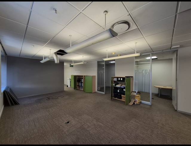 1,295M² OFFICE TO LET IN SANDTON CENTRAL